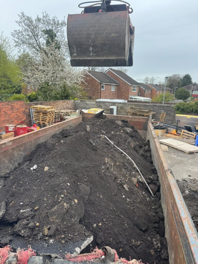 Grab lorry Muckaway
